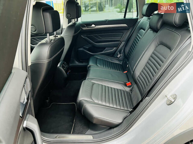 Серый Фольксваген Пассат Альтрак, объемом двигателя 2 л и пробегом 177 тыс. км за 24900 $, фото 58 на Automoto.ua