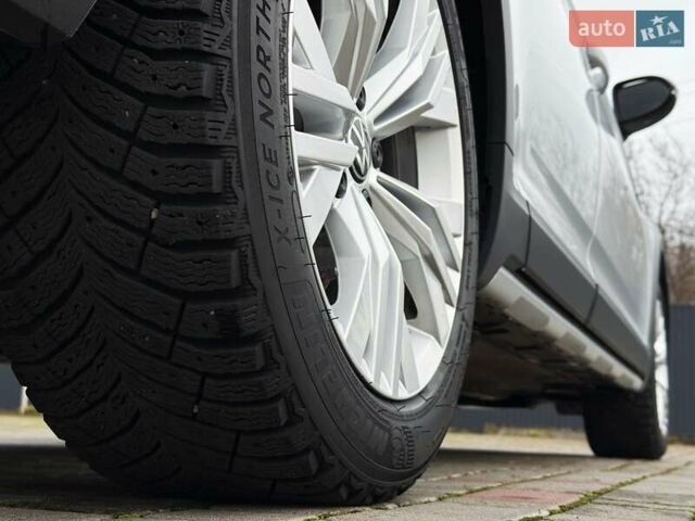 Серый Фольксваген Пассат Альтрак, объемом двигателя 2 л и пробегом 140 тыс. км за 25999 $, фото 18 на Automoto.ua