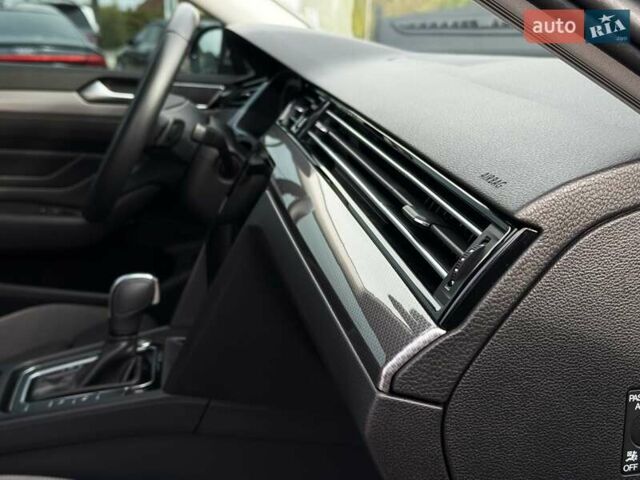 Сірий Фольксваген Пассат Альтрак, об'ємом двигуна 2 л та пробігом 177 тис. км за 28499 $, фото 81 на Automoto.ua