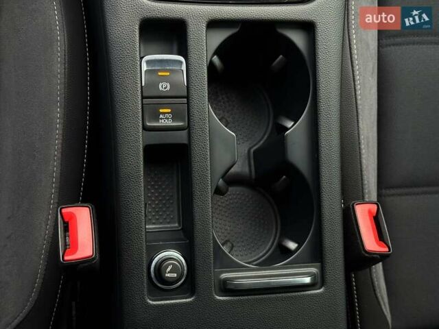 Сірий Фольксваген Пассат Альтрак, об'ємом двигуна 2 л та пробігом 177 тис. км за 28499 $, фото 56 на Automoto.ua
