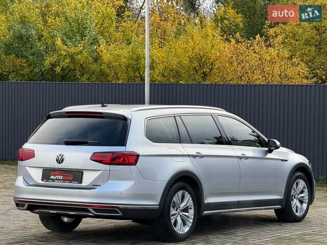 Сірий Фольксваген Пассат Альтрак, об'ємом двигуна 2 л та пробігом 177 тис. км за 28499 $, фото 3 на Automoto.ua