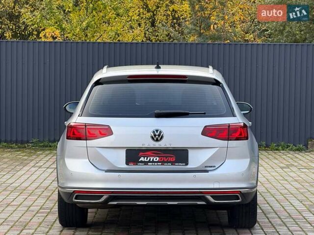 Сірий Фольксваген Пассат Альтрак, об'ємом двигуна 2 л та пробігом 177 тис. км за 28499 $, фото 4 на Automoto.ua