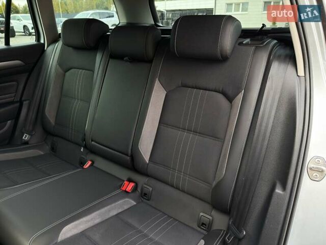 Сірий Фольксваген Пассат Альтрак, об'ємом двигуна 2 л та пробігом 177 тис. км за 28499 $, фото 61 на Automoto.ua