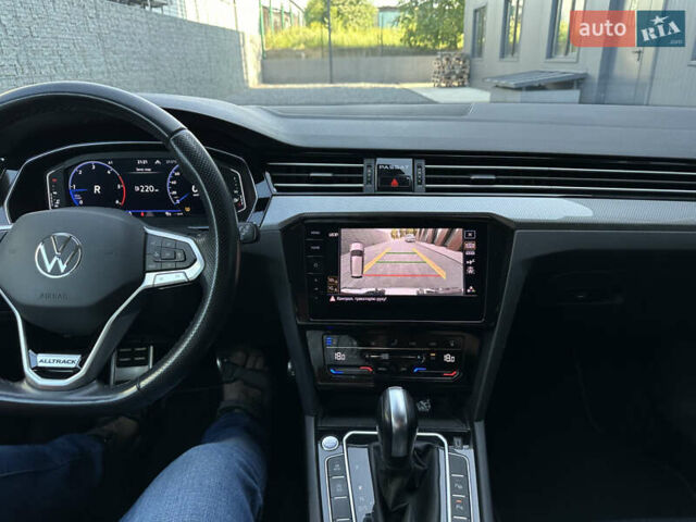 Сірий Фольксваген Пассат Альтрак, об'ємом двигуна 2 л та пробігом 240 тис. км за 25550 $, фото 47 на Automoto.ua