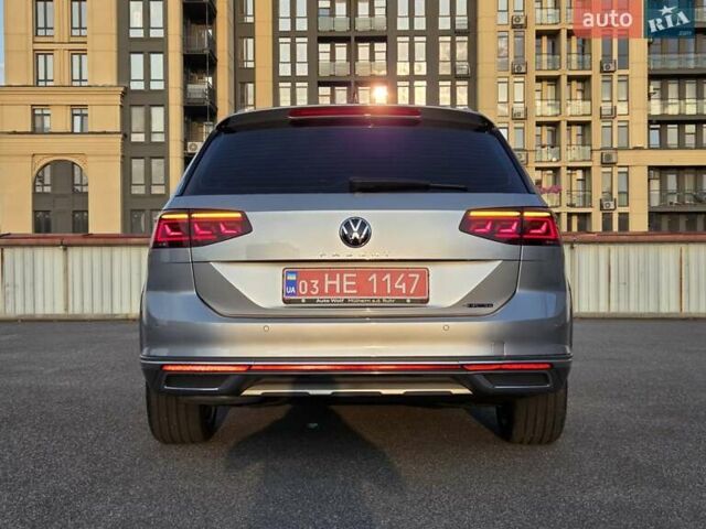 Серый Фольксваген Пассат Альтрак, объемом двигателя 2 л и пробегом 155 тыс. км за 29450 $, фото 112 на Automoto.ua