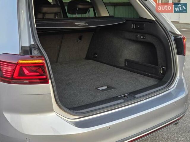 Серый Фольксваген Пассат Альтрак, объемом двигателя 2 л и пробегом 155 тыс. км за 29450 $, фото 29 на Automoto.ua