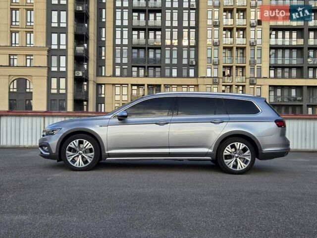 Серый Фольксваген Пассат Альтрак, объемом двигателя 2 л и пробегом 155 тыс. км за 29450 $, фото 122 на Automoto.ua