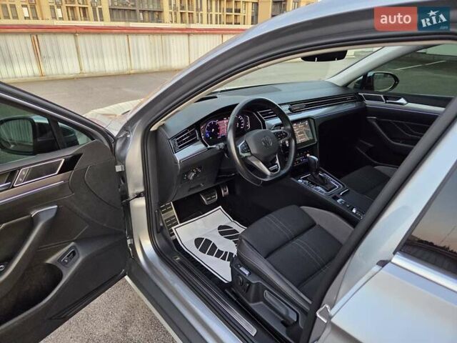 Серый Фольксваген Пассат Альтрак, объемом двигателя 2 л и пробегом 155 тыс. км за 29450 $, фото 31 на Automoto.ua