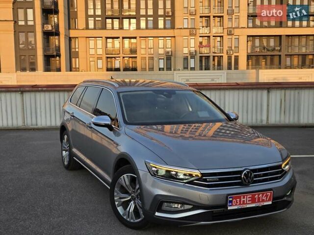 Серый Фольксваген Пассат Альтрак, объемом двигателя 2 л и пробегом 155 тыс. км за 29450 $, фото 101 на Automoto.ua