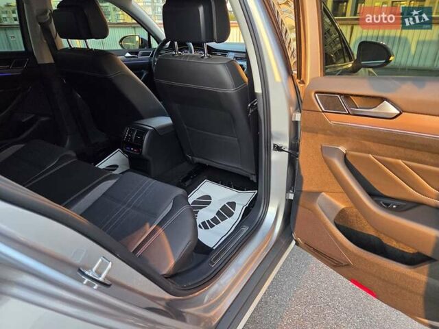 Серый Фольксваген Пассат Альтрак, объемом двигателя 2 л и пробегом 155 тыс. км за 29450 $, фото 80 на Automoto.ua