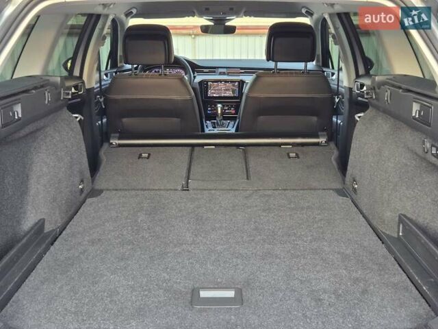 Серый Фольксваген Пассат Альтрак, объемом двигателя 2 л и пробегом 155 тыс. км за 29450 $, фото 28 на Automoto.ua