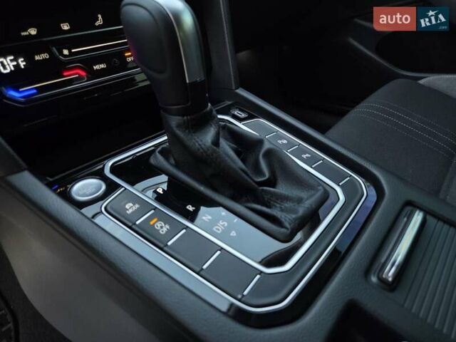 Серый Фольксваген Пассат Альтрак, объемом двигателя 2 л и пробегом 155 тыс. км за 29450 $, фото 57 на Automoto.ua