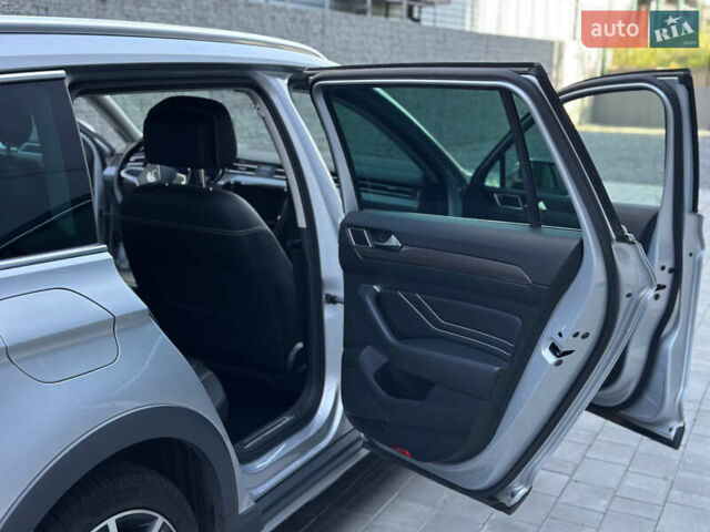 Сірий Фольксваген Пассат Альтрак, об'ємом двигуна 2 л та пробігом 240 тис. км за 25550 $, фото 45 на Automoto.ua