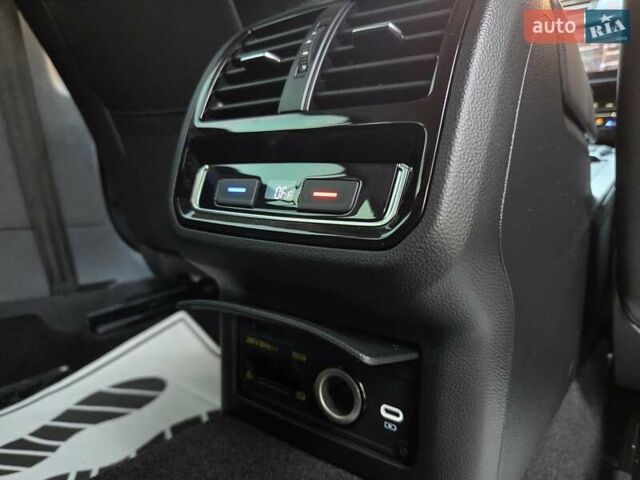 Серый Фольксваген Пассат Альтрак, объемом двигателя 2 л и пробегом 155 тыс. км за 29450 $, фото 26 на Automoto.ua