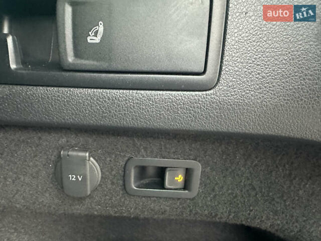 Синий Фольксваген Пассат Альтрак, объемом двигателя 2 л и пробегом 185 тыс. км за 16800 $, фото 20 на Automoto.ua