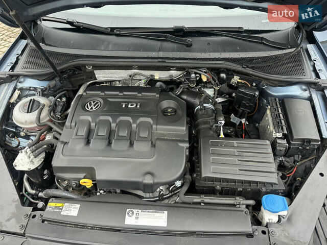 Синий Фольксваген Пассат Альтрак, объемом двигателя 2 л и пробегом 185 тыс. км за 16800 $, фото 16 на Automoto.ua