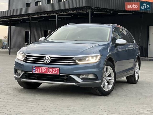 Синій Фольксваген Пассат Альтрак, об'ємом двигуна 2 л та пробігом 217 тис. км за 17450 $, фото 1 на Automoto.ua