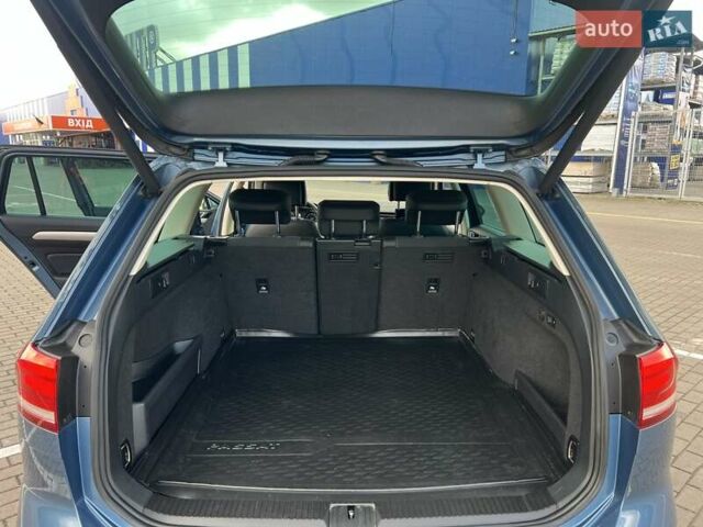 Синий Фольксваген Пассат Альтрак, объемом двигателя 2 л и пробегом 217 тыс. км за 15950 $, фото 45 на Automoto.ua