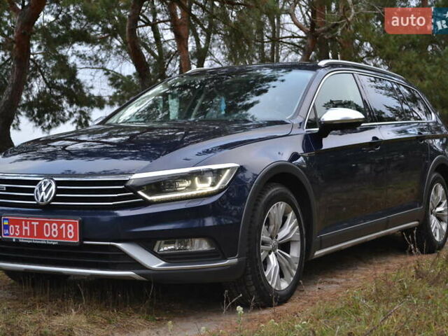 Синий Фольксваген Пассат Альтрак, объемом двигателя 2 л и пробегом 240 тыс. км за 17999 $, фото 2 на Automoto.ua
