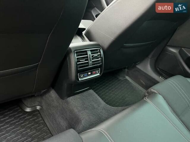 Синій Фольксваген Пассат Альтрак, об'ємом двигуна 2 л та пробігом 217 тис. км за 17450 $, фото 31 на Automoto.ua