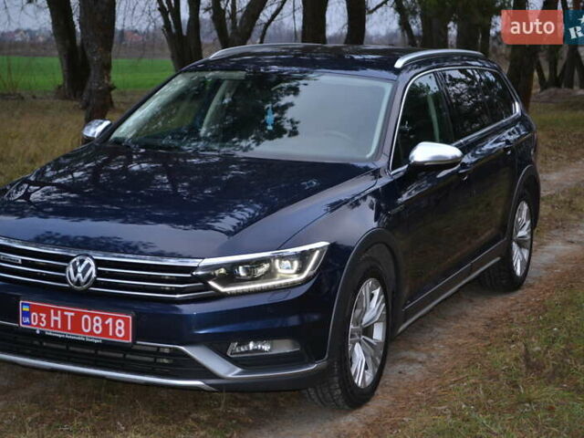 Синий Фольксваген Пассат Альтрак, объемом двигателя 2 л и пробегом 240 тыс. км за 17999 $, фото 4 на Automoto.ua