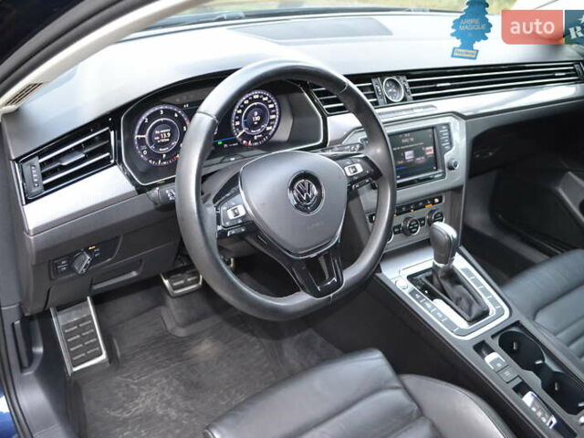 Синий Фольксваген Пассат Альтрак, объемом двигателя 2 л и пробегом 240 тыс. км за 17999 $, фото 18 на Automoto.ua