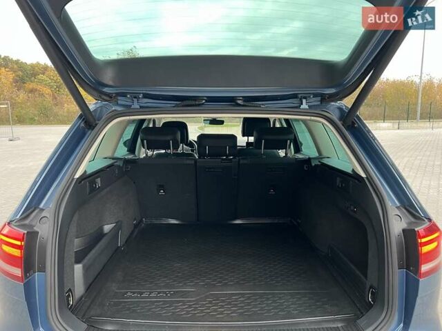 Синій Фольксваген Пассат Альтрак, об'ємом двигуна 2 л та пробігом 217 тис. км за 17450 $, фото 35 на Automoto.ua