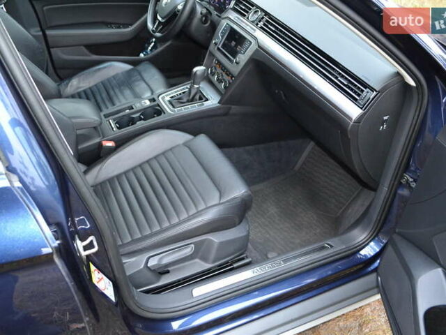 Синий Фольксваген Пассат Альтрак, объемом двигателя 2 л и пробегом 240 тыс. км за 17999 $, фото 38 на Automoto.ua