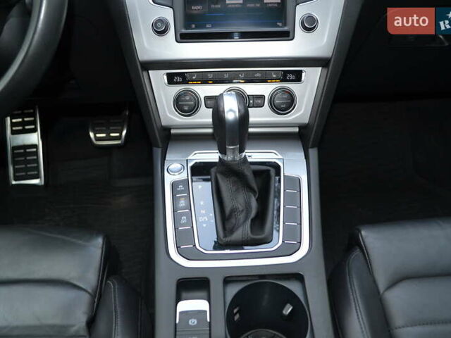 Синий Фольксваген Пассат Альтрак, объемом двигателя 2 л и пробегом 240 тыс. км за 17999 $, фото 26 на Automoto.ua