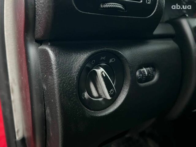 Красный Фольксваген Пассат Б5, объемом двигателя 1.9 л и пробегом 450 тыс. км за 4290 $, фото 17 на Automoto.ua