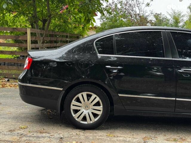 Черный Фольксваген Пассат Б6, объемом двигателя 2 л и пробегом 266 тыс. км за 5990 $, фото 4 на Automoto.ua