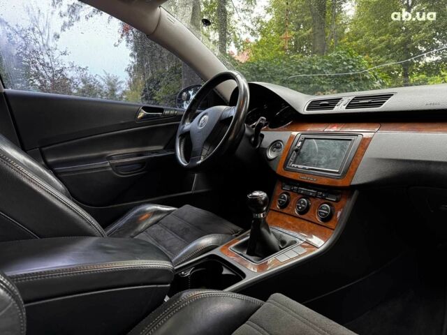 Черный Фольксваген Пассат Б6, объемом двигателя 2 л и пробегом 266 тыс. км за 5990 $, фото 26 на Automoto.ua