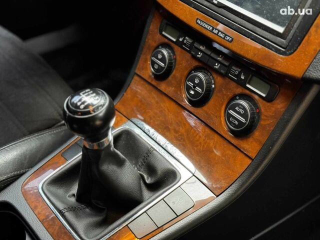 Черный Фольксваген Пассат Б6, объемом двигателя 2 л и пробегом 266 тыс. км за 5990 $, фото 28 на Automoto.ua