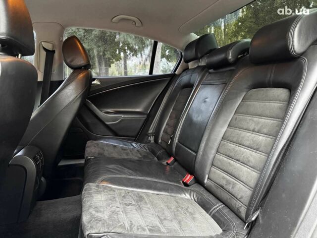 Черный Фольксваген Пассат Б6, объемом двигателя 2 л и пробегом 266 тыс. км за 5990 $, фото 22 на Automoto.ua