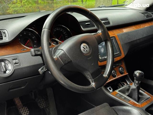 Черный Фольксваген Пассат Б6, объемом двигателя 2 л и пробегом 266 тыс. км за 5990 $, фото 12 на Automoto.ua