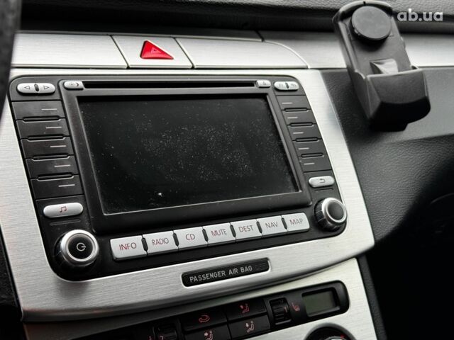 Черный Фольксваген Пассат Б6, объемом двигателя 2 л и пробегом 326 тыс. км за 6990 $, фото 32 на Automoto.ua