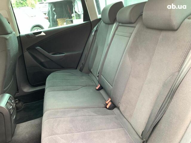 Черный Фольксваген Пассат Б6, объемом двигателя 18 л и пробегом 212 тыс. км за 7290 $, фото 16 на Automoto.ua