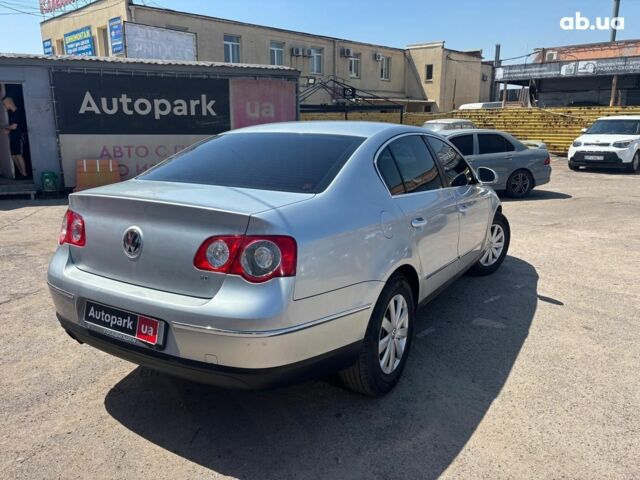 Серый Фольксваген Пассат Б6, объемом двигателя 2 л и пробегом 360 тыс. км за 4990 $, фото 4 на Automoto.ua