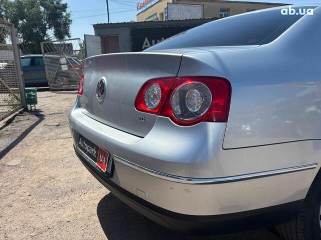 Серый Фольксваген Пассат Б6, объемом двигателя 2 л и пробегом 360 тыс. км за 4990 $, фото 11 на Automoto.ua