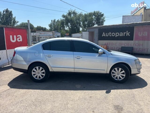 Серый Фольксваген Пассат Б6, объемом двигателя 2 л и пробегом 360 тыс. км за 4990 $, фото 5 на Automoto.ua