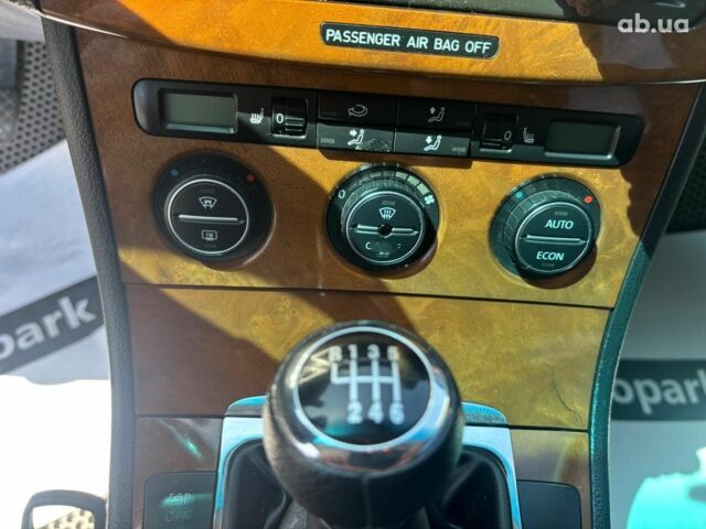 Серый Фольксваген Пассат Б6, объемом двигателя 2 л и пробегом 360 тыс. км за 4990 $, фото 18 на Automoto.ua