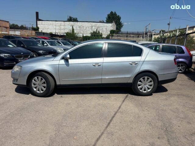 Серый Фольксваген Пассат Б6, объемом двигателя 2 л и пробегом 360 тыс. км за 4990 $, фото 1 на Automoto.ua