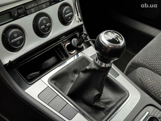 Серый Фольксваген Пассат Б6, объемом двигателя 1.8 л и пробегом 249 тыс. км за 5990 $, фото 17 на Automoto.ua
