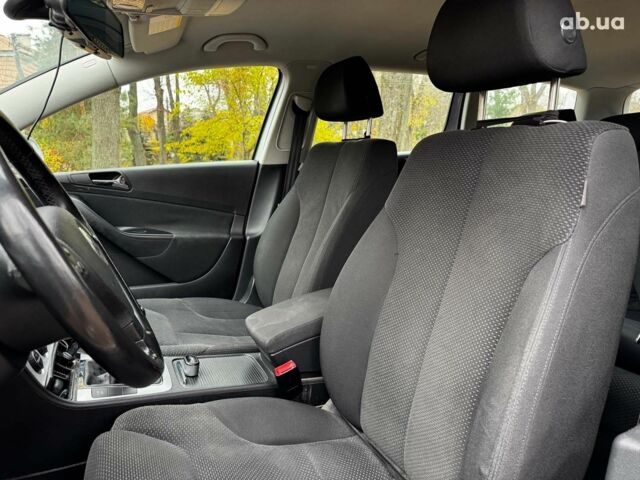 Серый Фольксваген Пассат Б6, объемом двигателя 1.8 л и пробегом 249 тыс. км за 5990 $, фото 15 на Automoto.ua