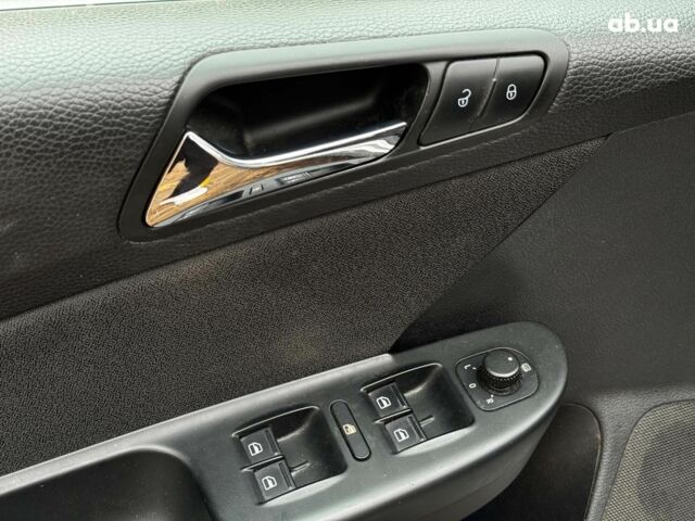 Серый Фольксваген Пассат Б6, объемом двигателя 1.8 л и пробегом 249 тыс. км за 5990 $, фото 12 на Automoto.ua