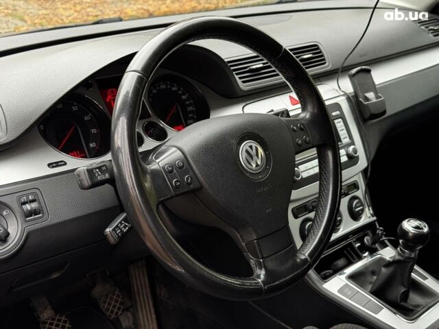 Серый Фольксваген Пассат Б6, объемом двигателя 1.8 л и пробегом 249 тыс. км за 5990 $, фото 14 на Automoto.ua