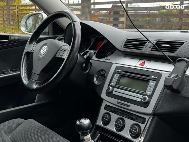 Серый Фольксваген Пассат Б6, объемом двигателя 1.8 л и пробегом 249 тыс. км за 5990 $, фото 25 на Automoto.ua