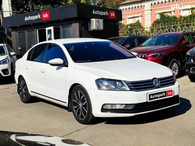Белый Фольксваген Пассат Б7, объемом двигателя 2 л и пробегом 270 тыс. км за 12590 $, фото 9 на Automoto.ua