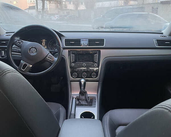 Белый Фольксваген Пассат Б7, объемом двигателя 1.8 л и пробегом 133 тыс. км за 9800 $, фото 10 на Automoto.ua