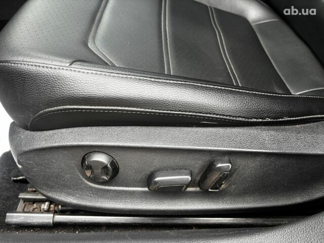 Черный Фольксваген Пассат Б7, объемом двигателя 2.5 л и пробегом 246 тыс. км за 9690 $, фото 19 на Automoto.ua